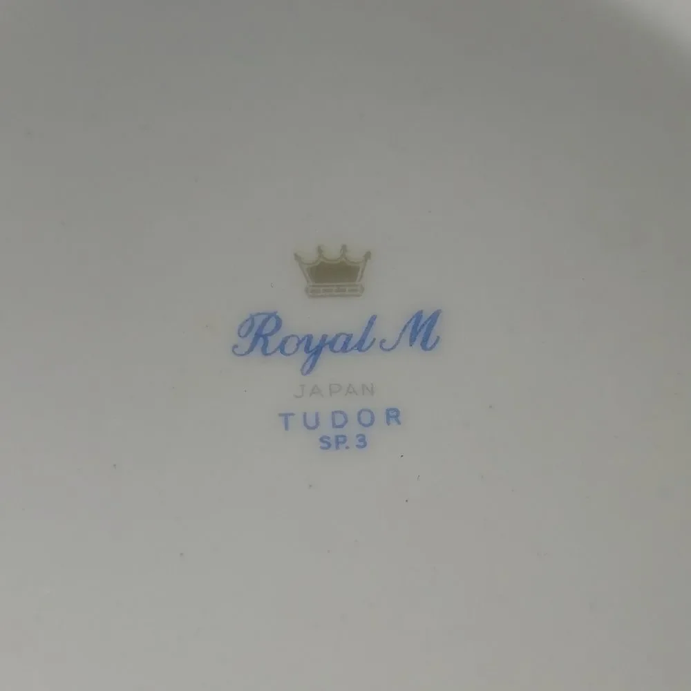 Royal M bowl